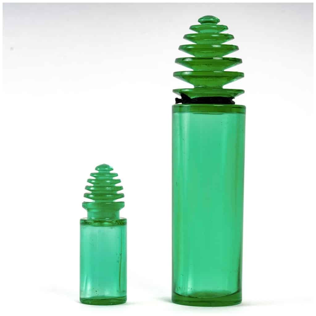 1929 René Lalique – Paire De Flacons Sans Adieu Verre Vert Emeraude Pour Worth 3