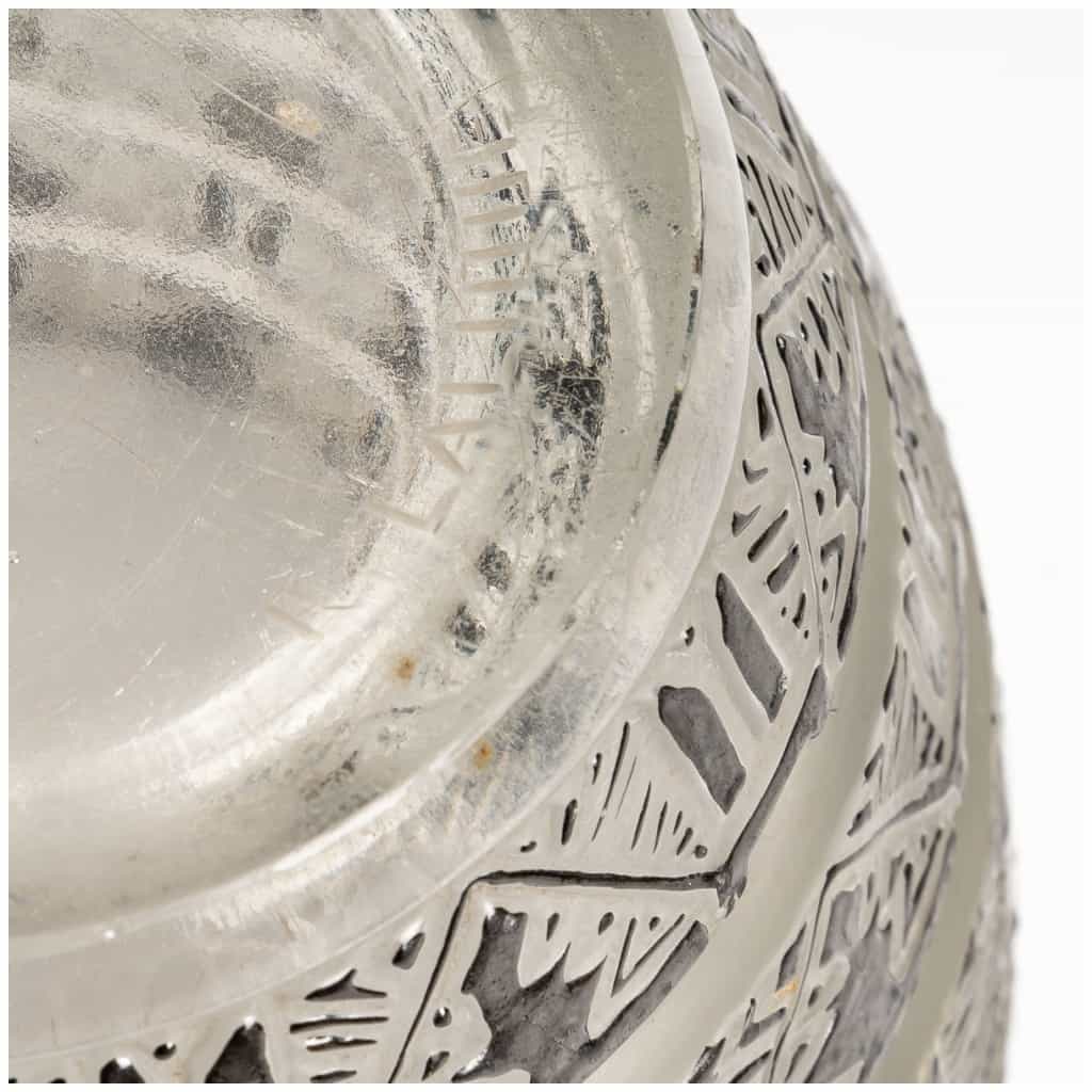 René Lalique: Vase “Lagamar” 1926 8