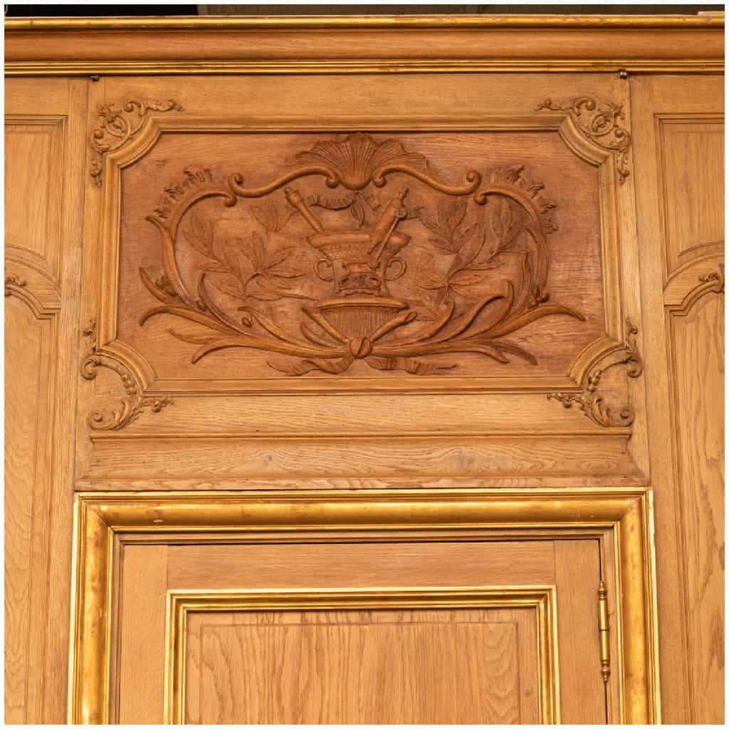 Louis XV style woodwork in blond oak and gold leaf, early 9th century
