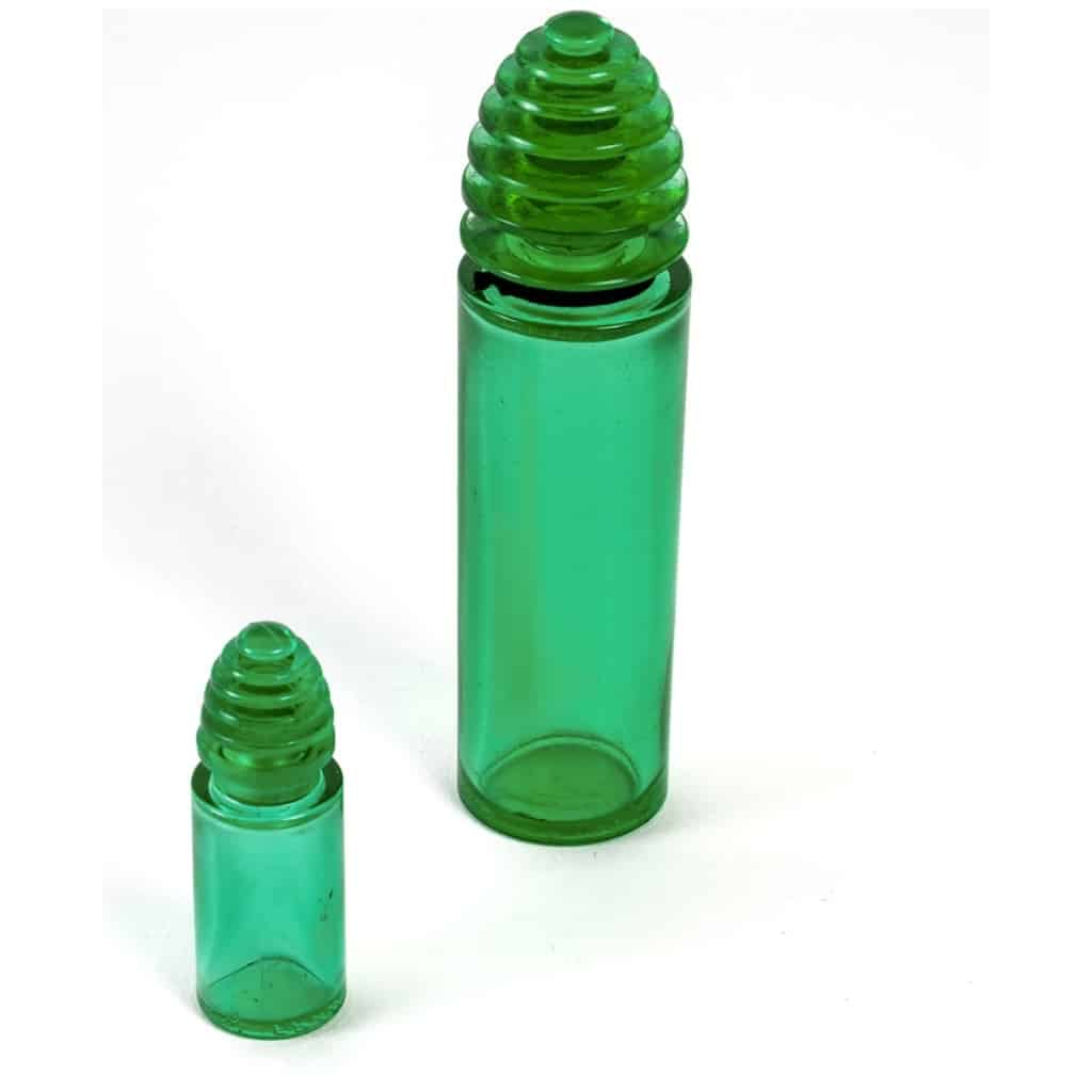 1929 René Lalique – Paire De Flacons Sans Adieu Verre Vert Emeraude Pour Worth 4