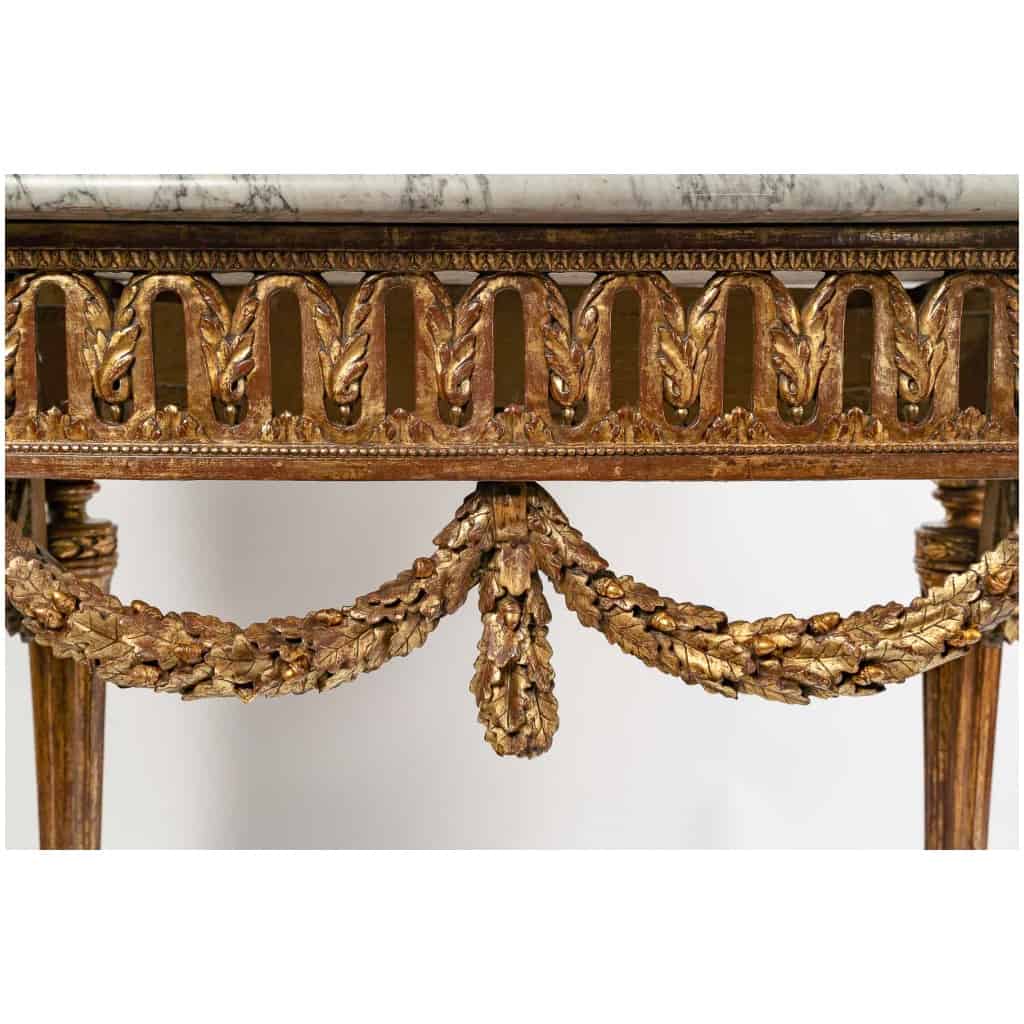 Console à traverses ajourées en bois sculpté et doré époque Louis XVI vers 1780 5