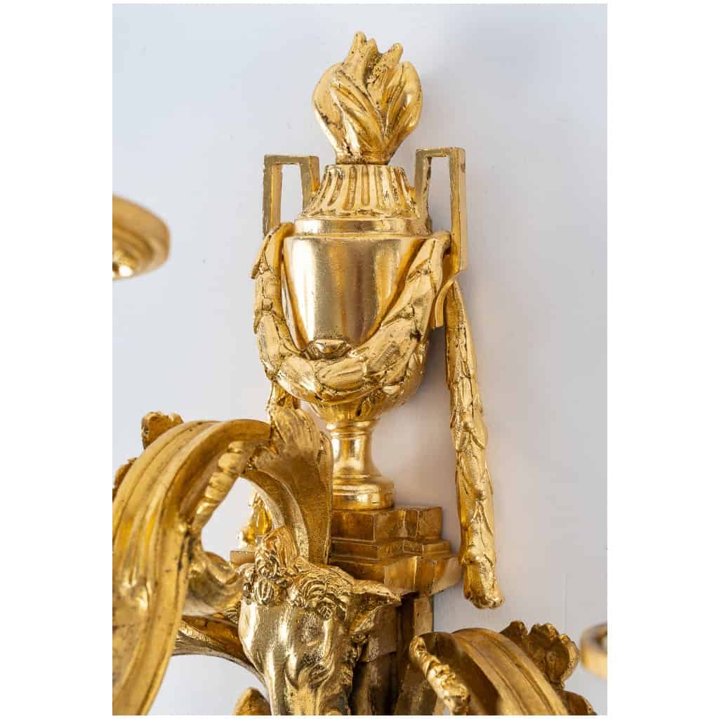 Paire d’appliques dites aux Béliers en bronzez ciselé et doré époque Louis XVI vers 1780 8