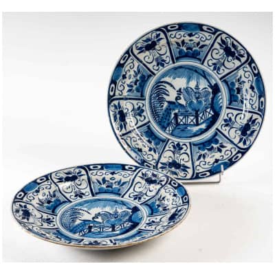 Paire de grands plats en faïence de Delft du XVIIIème siècle 3