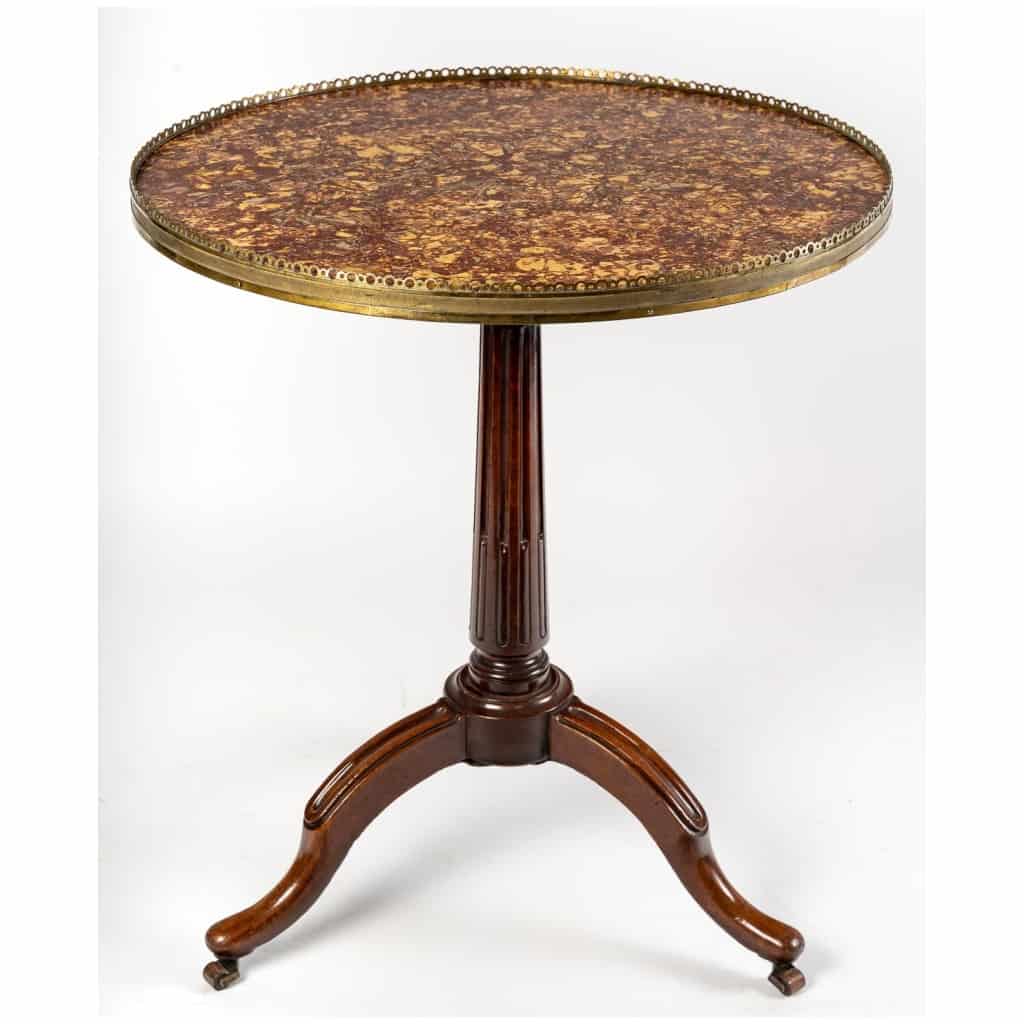 Louis pedestal table XVI. XVIIIth Century. 4