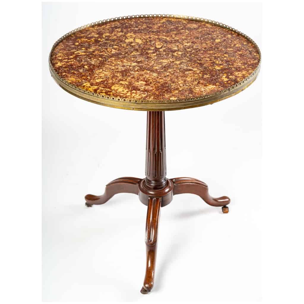 Louis pedestal table XVI. XVIIIth Century. 3