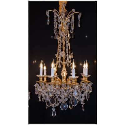 Lustre Marie-Antoinette de style Louis XVI en bronze ciselé et doré à décor de cristal signé Baccarat vers 1890