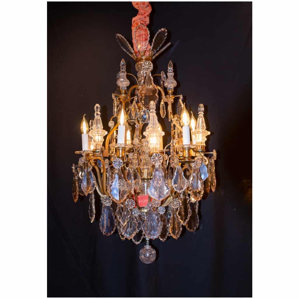 Lustre de style Louis XV en bronze doré et décor de cristal taillé signé par les Cristalleries de Baccarat vers 1880 3