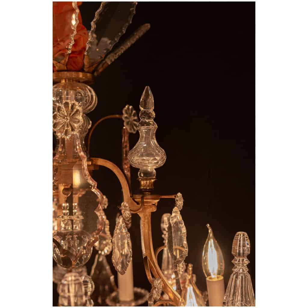 Lustre de style Louis XV en bronze doré et décor de cristal taillé signé par les Cristalleries de Baccarat vers 1880 5