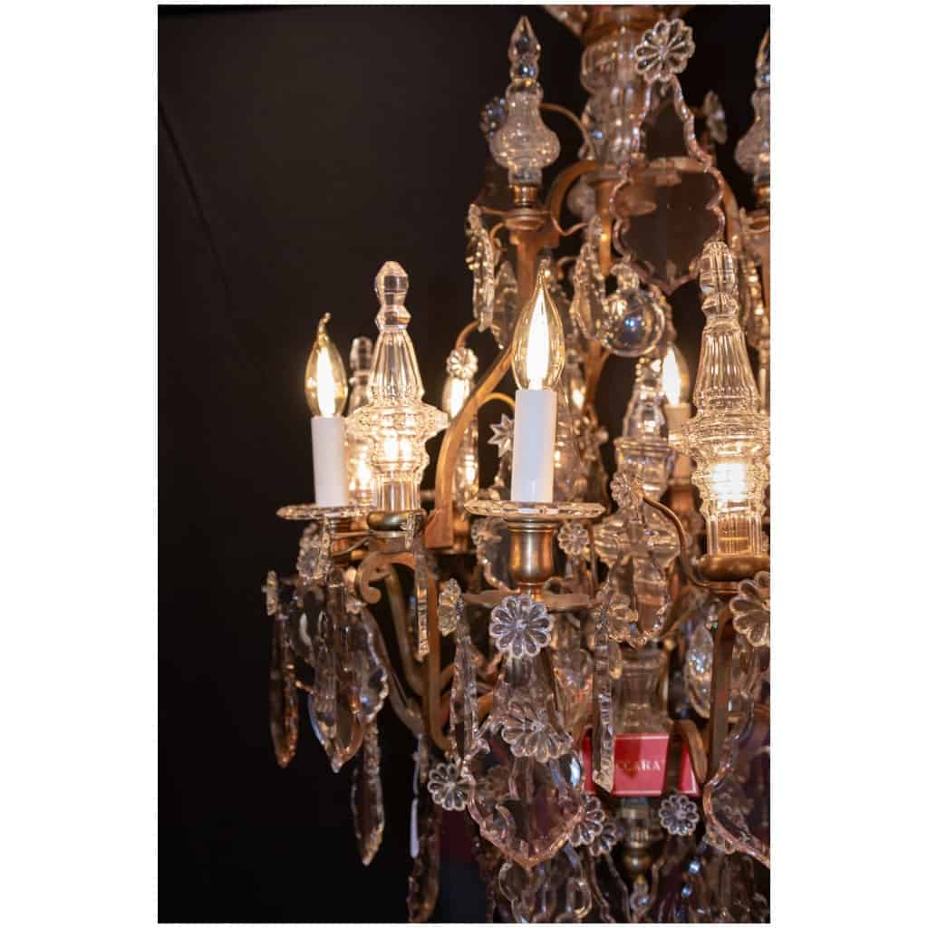 Lustre de style Louis XV en bronze doré et décor de cristal taillé signé par les Cristalleries de Baccarat vers 1880 7