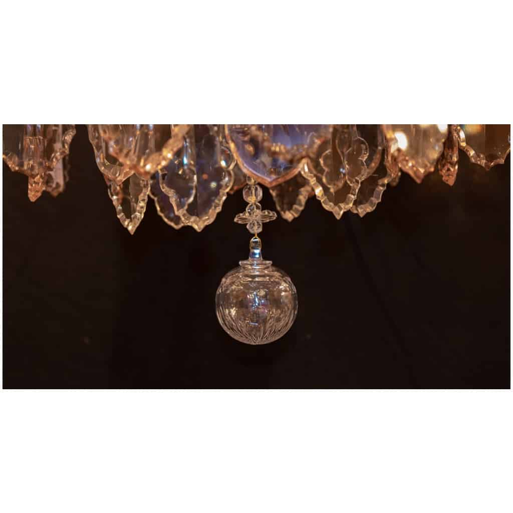 Lustre de style Louis XV en bronze doré et décor de cristal taillé signé par les Cristalleries de Baccarat vers 1880 12