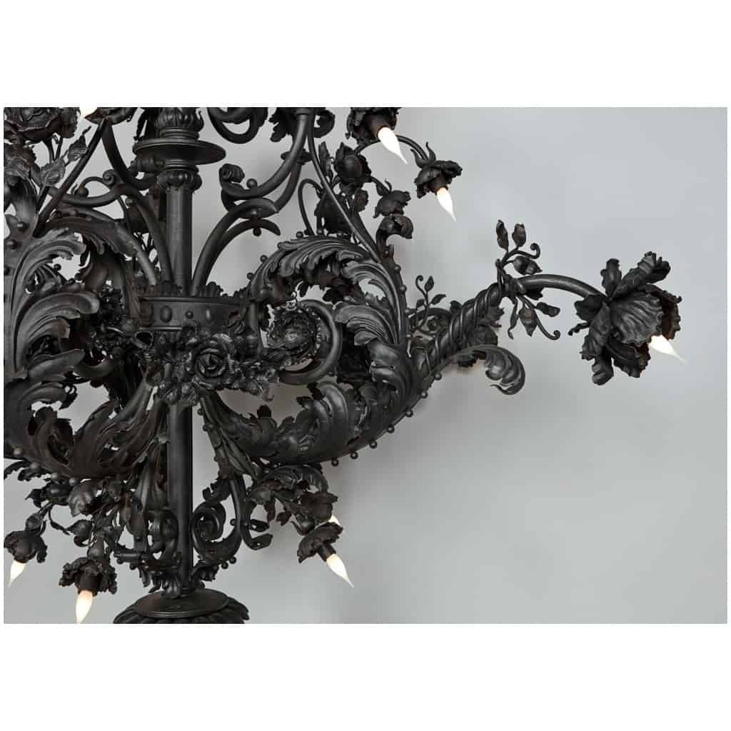 Large wrought iron chandelier from the end of the 19th or beginning of the 20th century. SOLD. 9