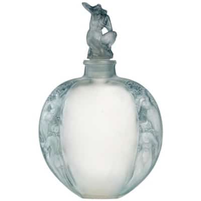 1920 René Lalique – Vase Méplat Sirènes Avec Bouchon Figurine Verre Blanc Patiné Bleu