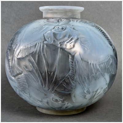 1921 René Lalique – Fish Vase Double Layer Opalescent Glass Gray Patina