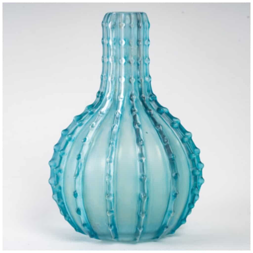 René Lalique: "Serrated" Vase 1912 5