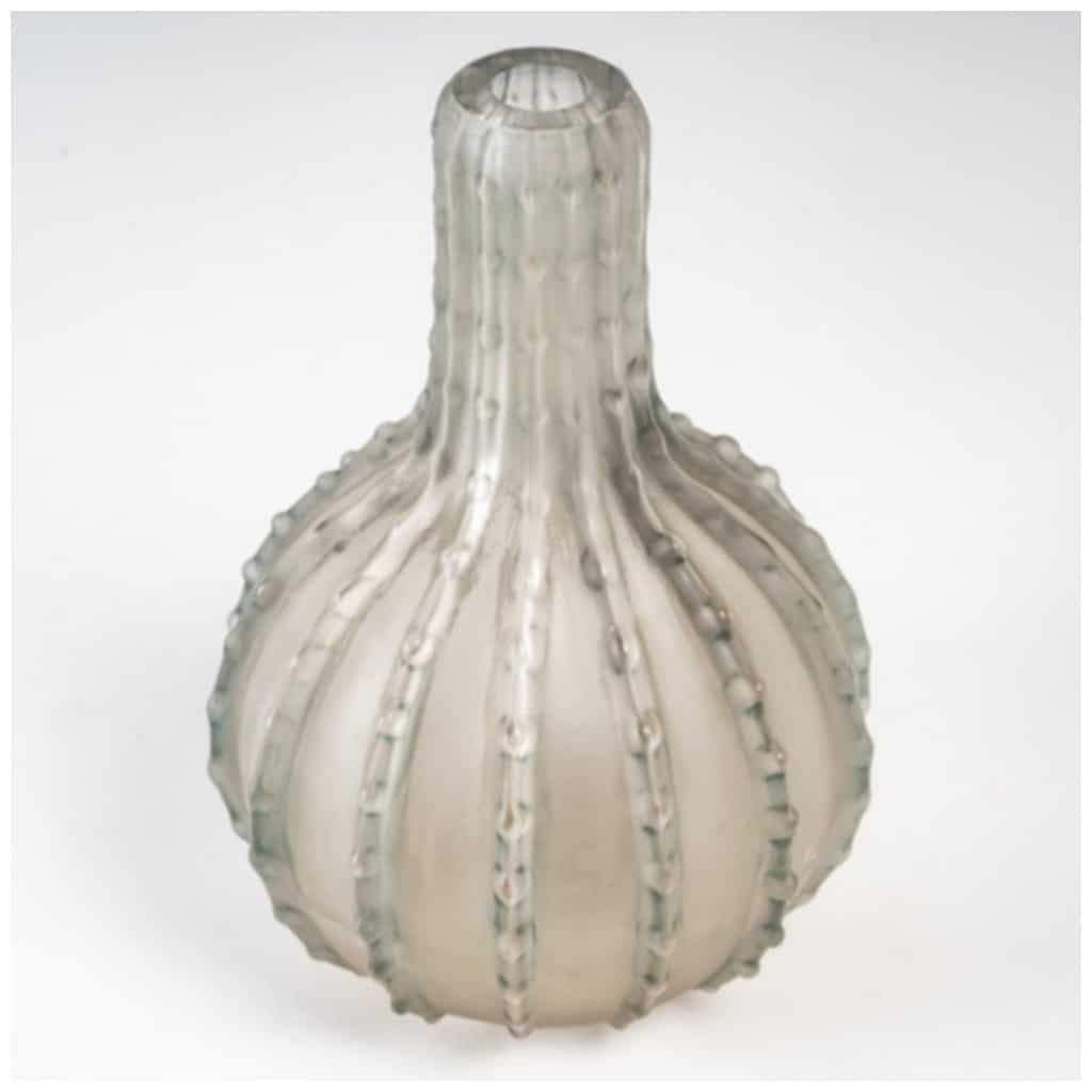 René Lalique: "Serrated" Vase 1912 5