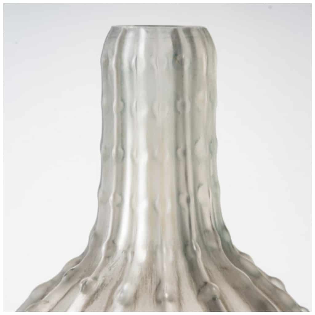 René Lalique: "Serrated" Vase 1912 6
