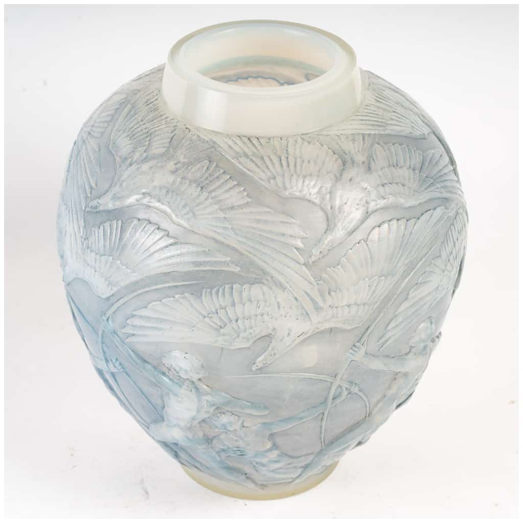 René LALIQUE : Vase « ARCHERS » Opalescent 6