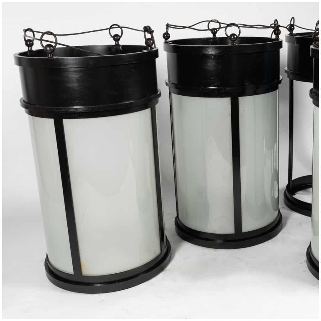 Série de 4 lanternes en fonte de fer et verre sablé, XXe 9