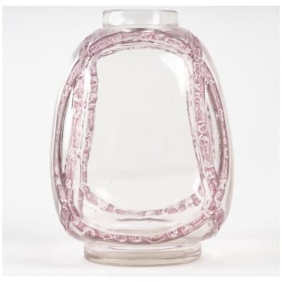 1914 René Lalique – Vase Guirlandes De Roses Verre Blanc Patiné Rose