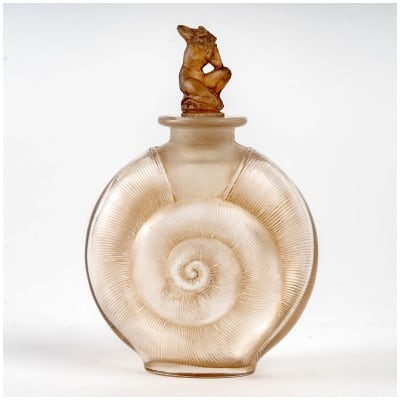 1920 René Lalique – Flacon Amphitrite Verre Blanc Patiné Sépia
