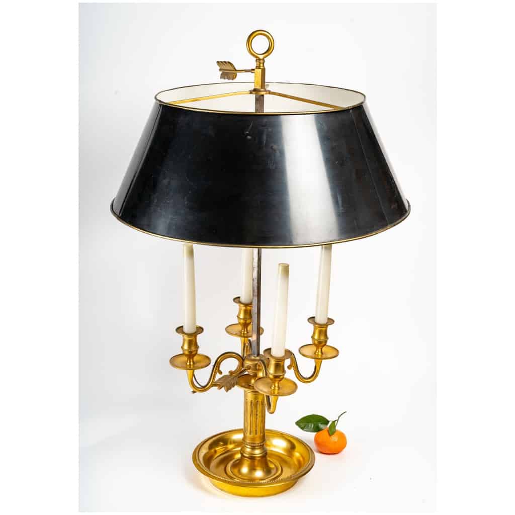 Grande lampe bouillotte en bronze doré de style Louis XVI. 8