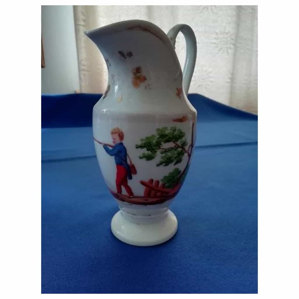crémier en porcelaine VIEUX PARIS. Jeux d’enfants 3