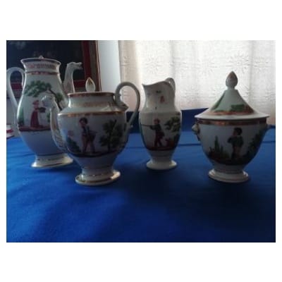 Charming Old Paris porcelain coffee and tea service, Restoration period, “children’s games” theme. 5 pieces 3