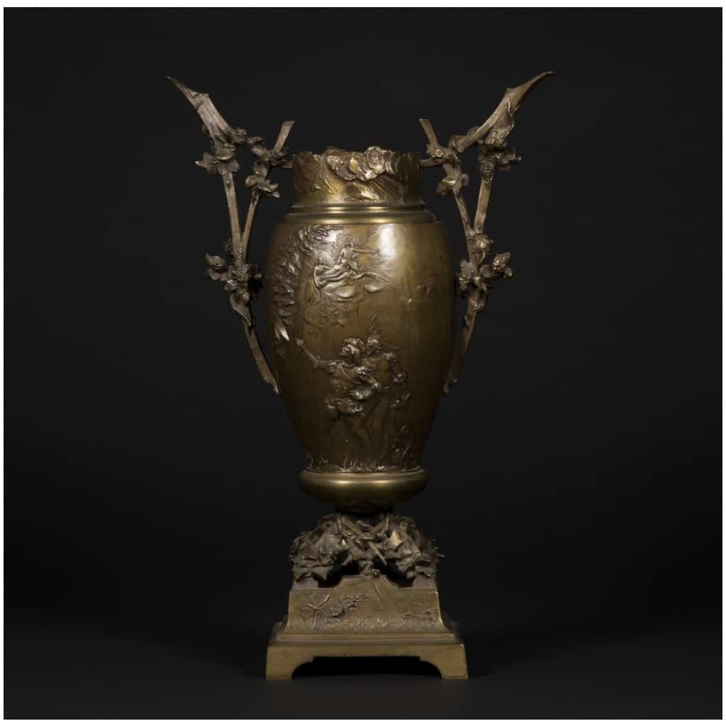 Vase « Mephistophélès » en bronze, XIXe 3