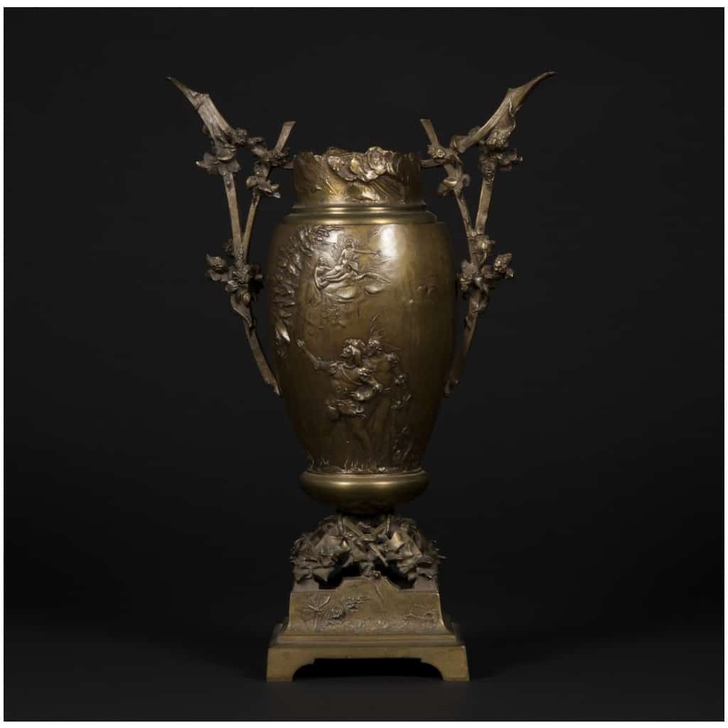 “Mephistopheles” vase in bronze, XIXe 3