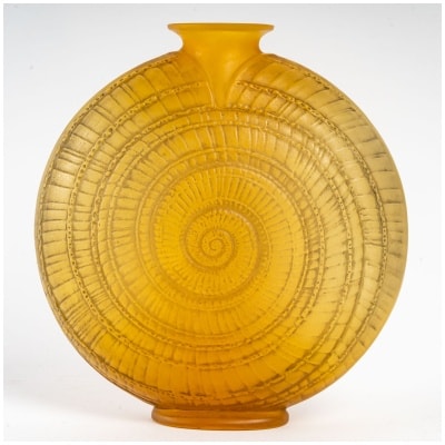 1920 René Lalique – Snail Vase Butterscotch Glass Gray Patina