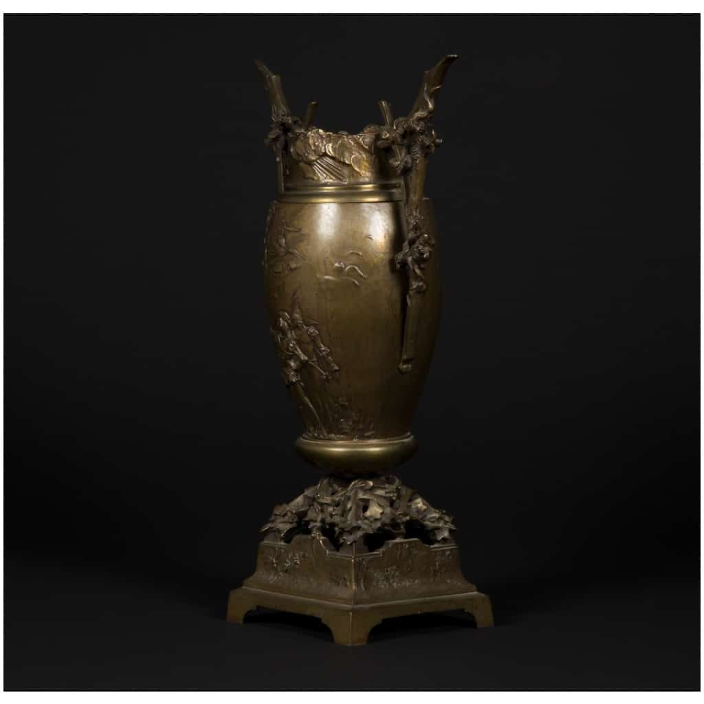 “Mephistopheles” vase in bronze, XIXe 4