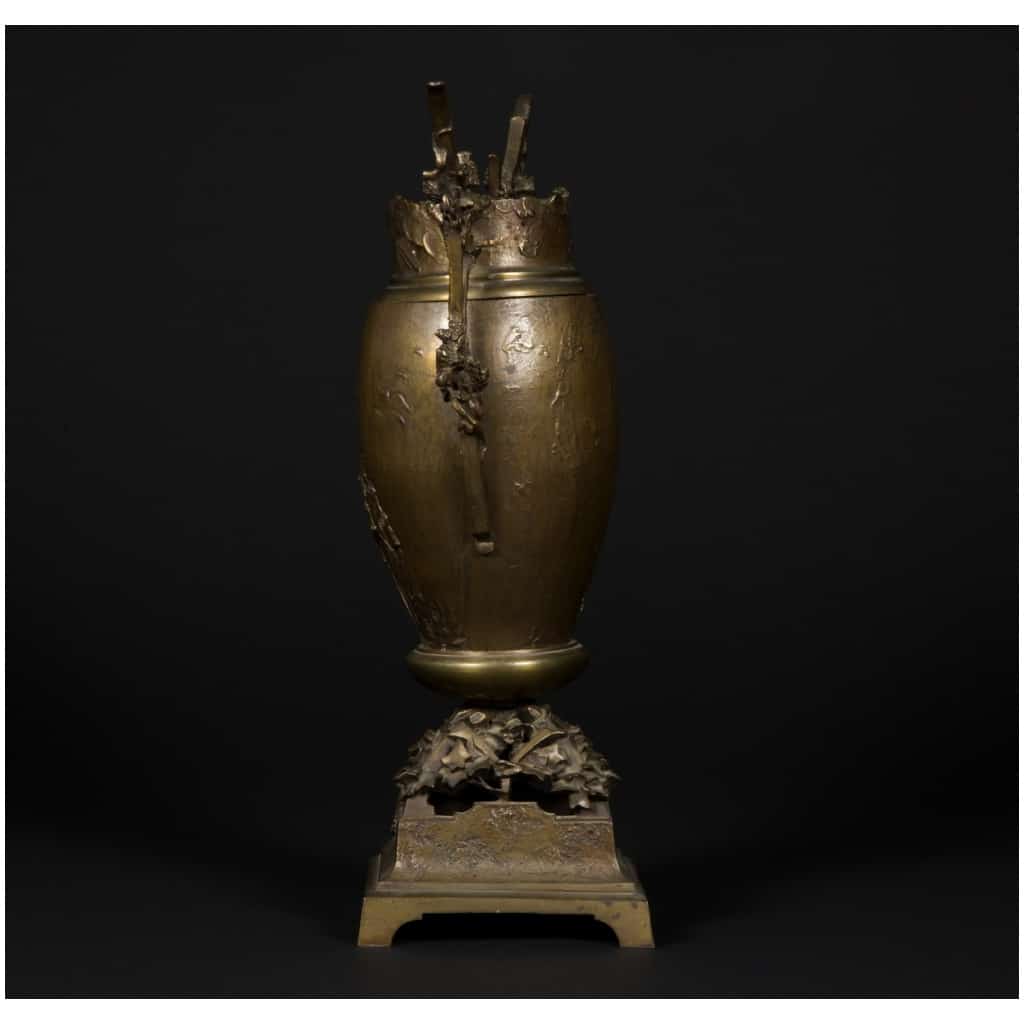 “Mephistopheles” vase in bronze, XIXe 5