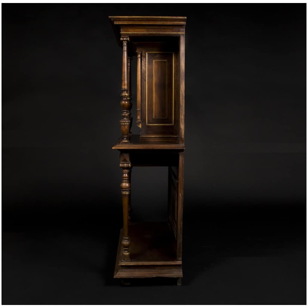 Cupid cabinet in carved and gilded walnut, XIXand 6