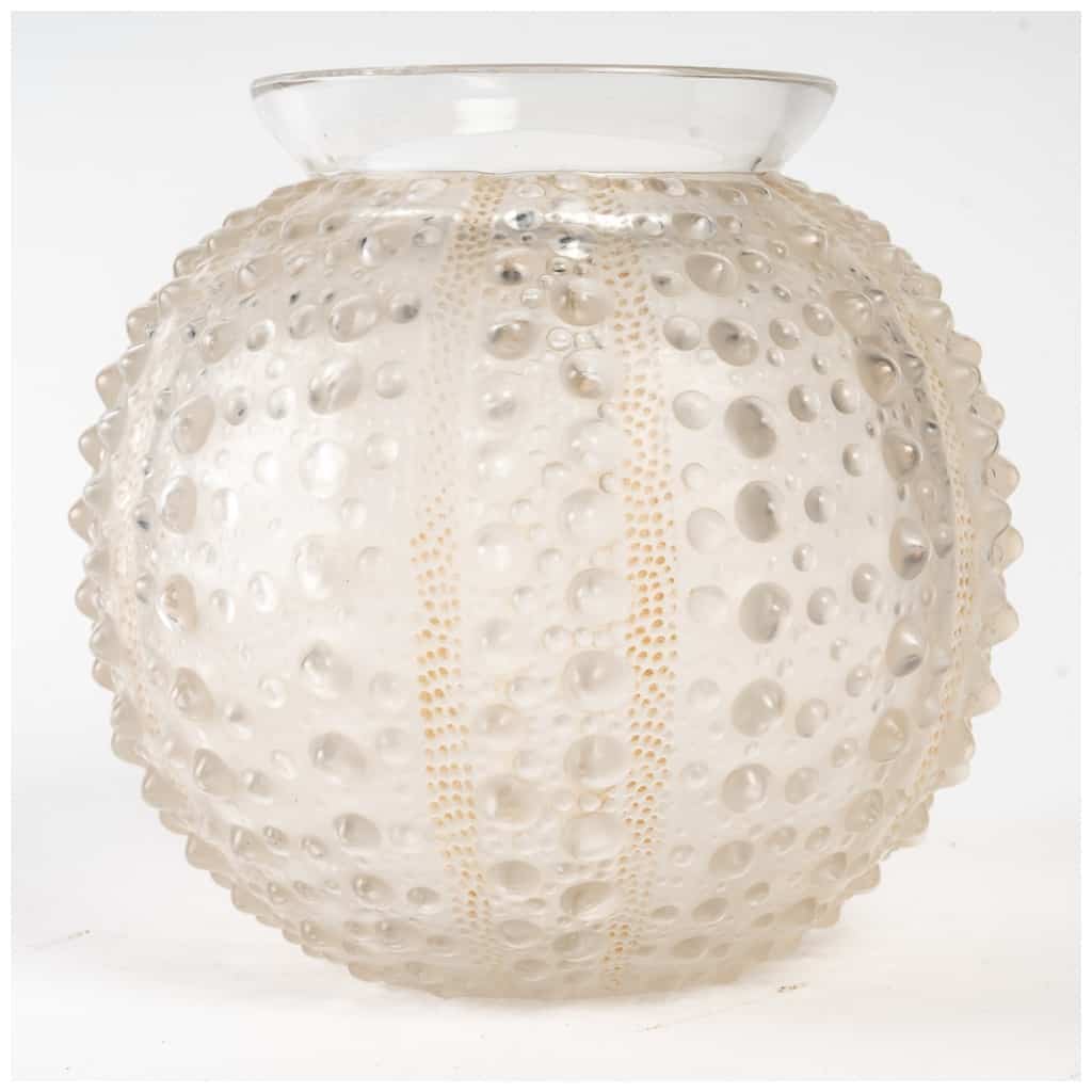René Lalique (1860 -1945) : Vase boule modèle «Oursin» 5