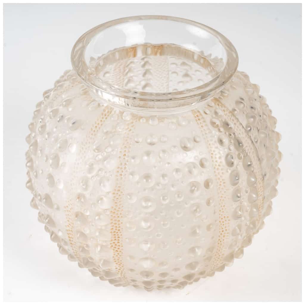 René Lalique (1860 -1945) : Vase boule modèle «Oursin» 6