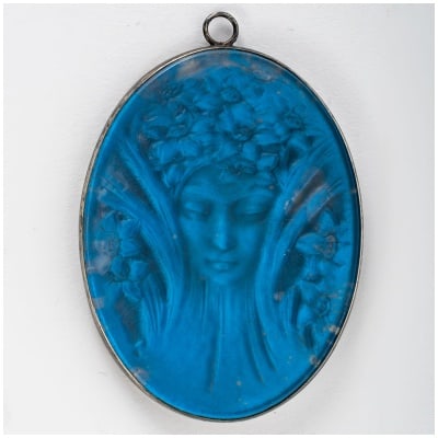 1919 René Lalique – Miroir Pendentif Tête Verre Blanc Sur Clinquant Bleu Electrique