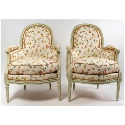 Claude Gorgu – Paire de Bergères en hêtre laqué époque Louis XVI vers 1790 provenant de l’Hôtel de Jarnac