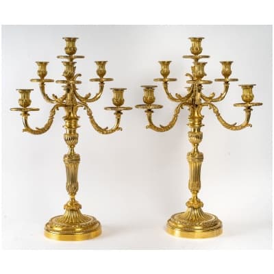 Paire d’importants candélabres en bronze doré de style Louis XVI signé H. Voisenet vers 1850