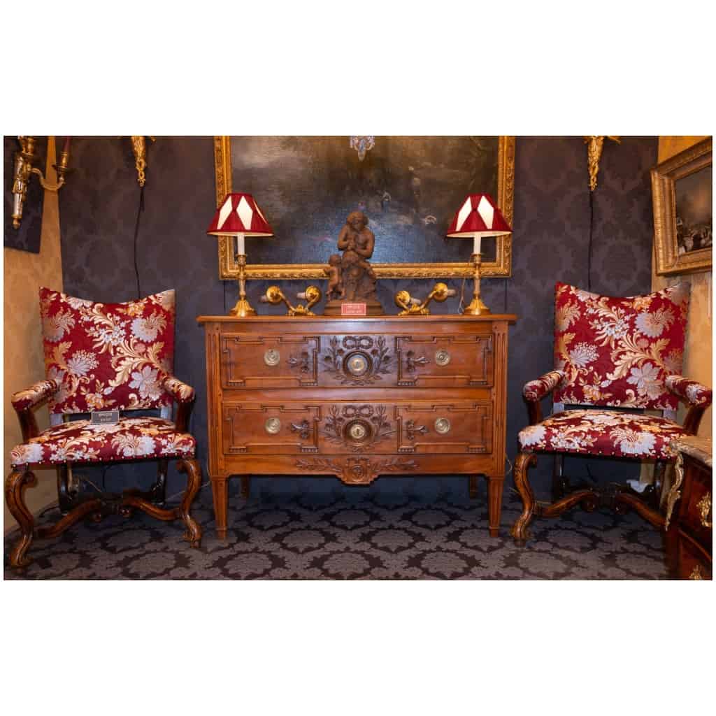 Provence époque Louis XVI Commode de mariage en noyer sculpté d’un coeur 3