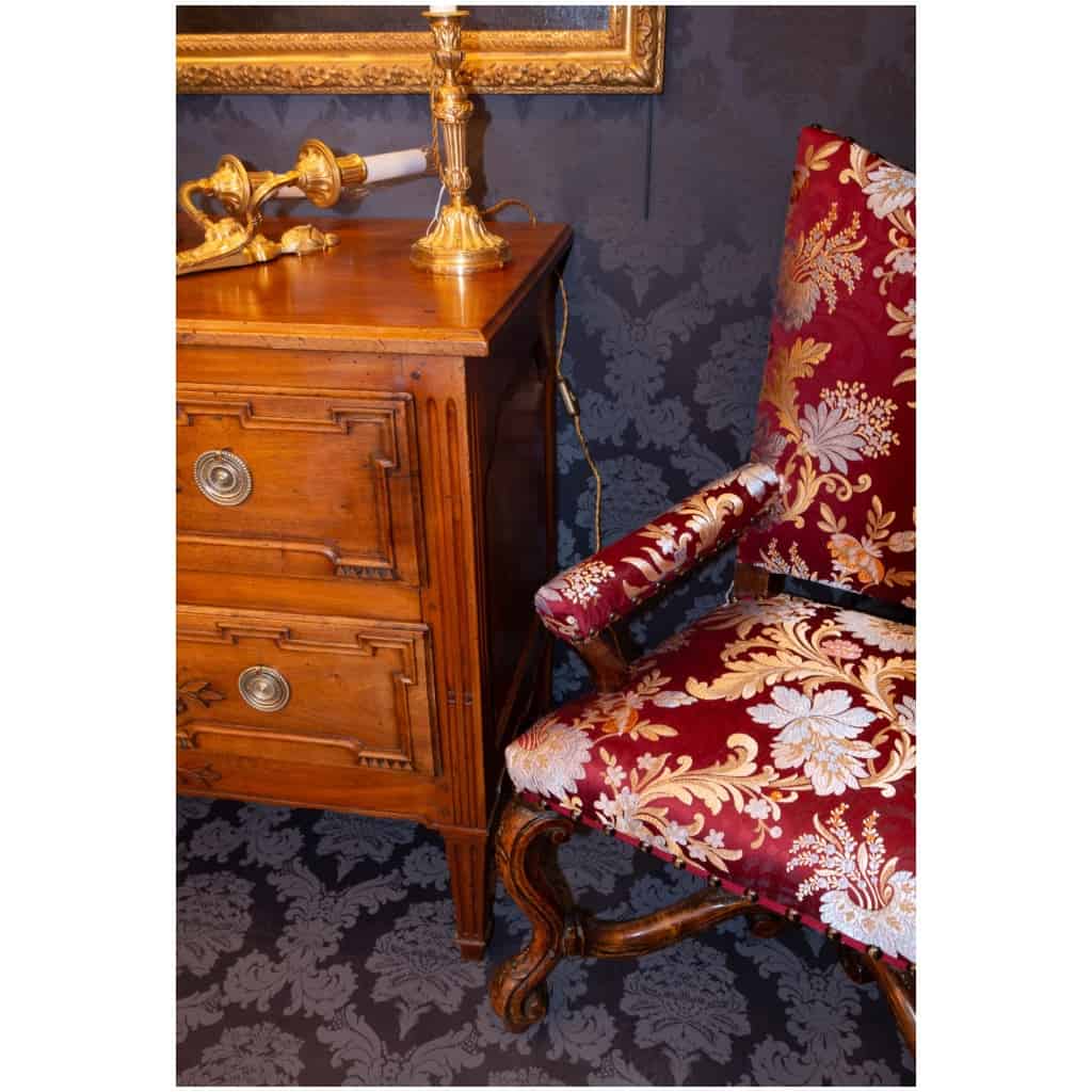 Provence époque Louis XVI Commode de mariage en noyer sculpté d’un coeur 10
