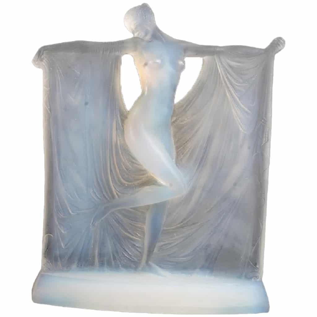 René Lalique (1860-1945): « Suzanne » Statuette en verre opalescent 3