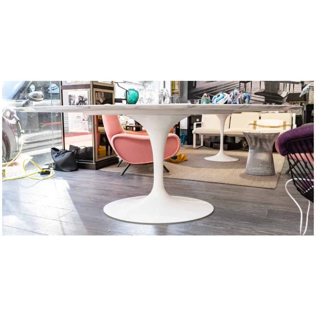 Eero Saarinen pour Knoll : Table « Tulip ovale » en marbre calacatta oro 6
