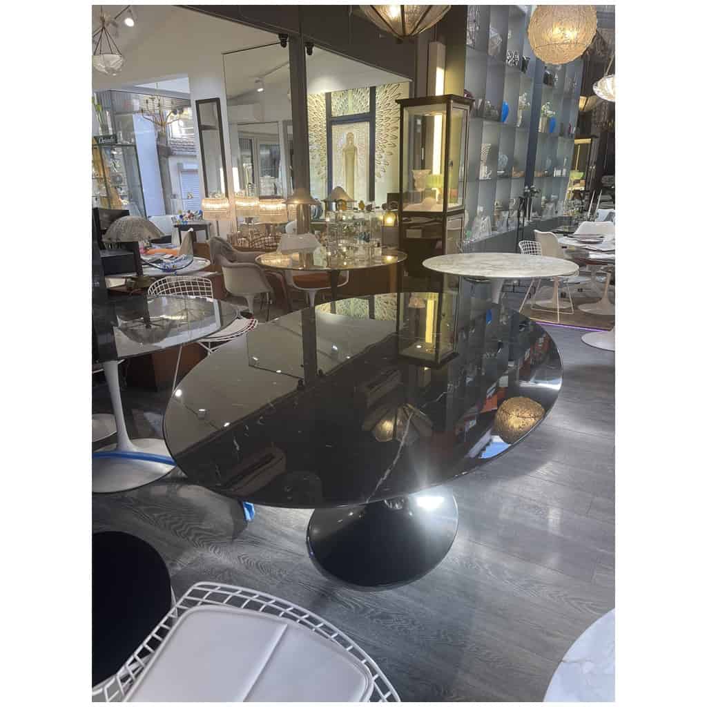Saarinen & Knoll International: Table « tulipe », marbre marquina et rilsan noir 11