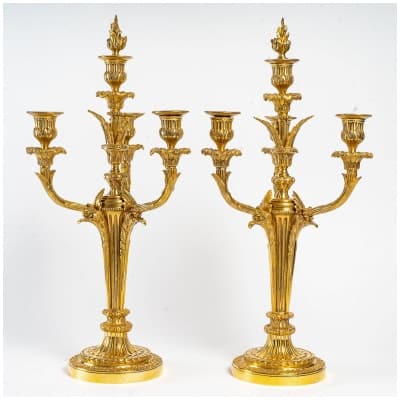 Paire de candélabres de style Louis XVI en bronze ciselé et doré vers 1850-1870