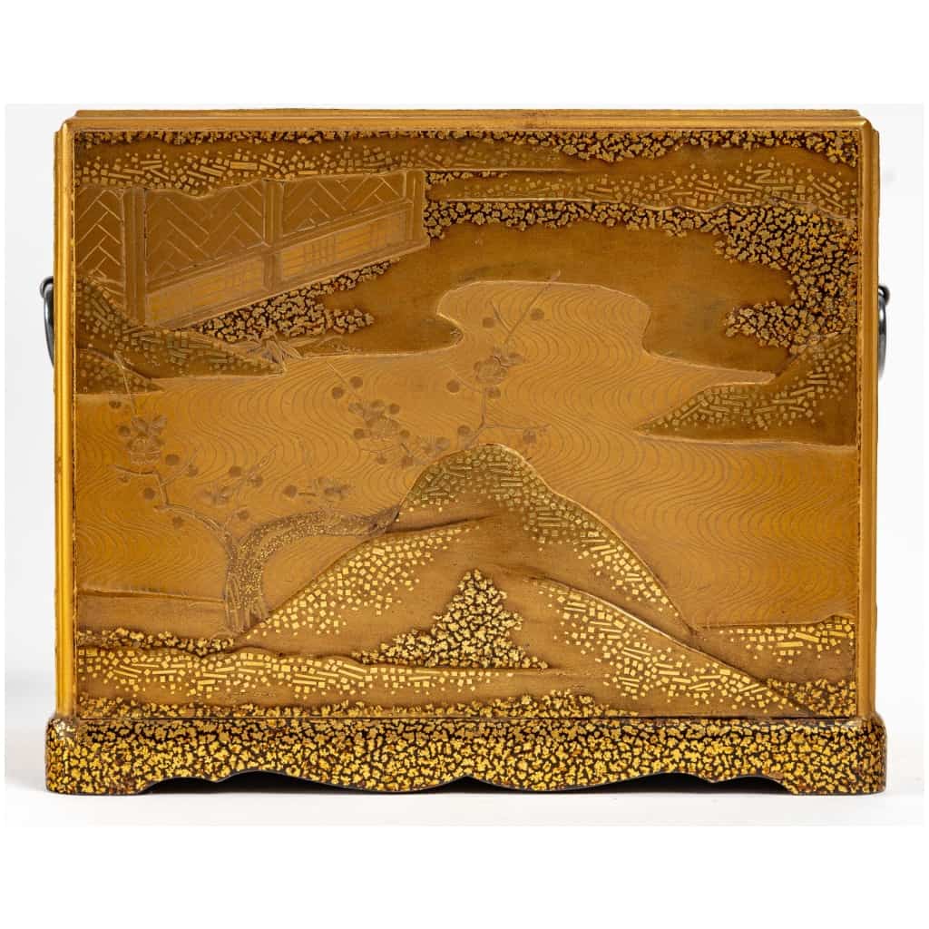Rare Japanese Cabinet in Gold Lacquer - Kodansu 8