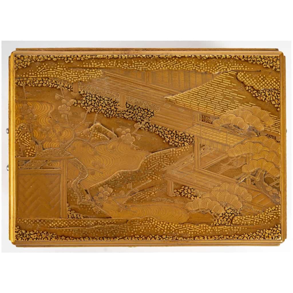 Rare Japanese Cabinet in Gold Lacquer - Kodansu 6