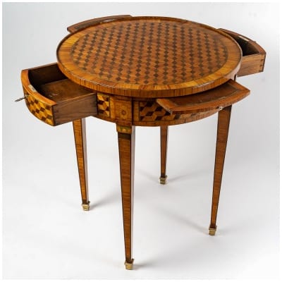 Guéridon ou Table Bouillotte en marqueterie de cubes travail de style Directoire de la fin du XVIIIème ou début du XIXème siècle