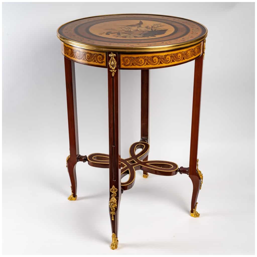 Inlaid pedestal table. 3