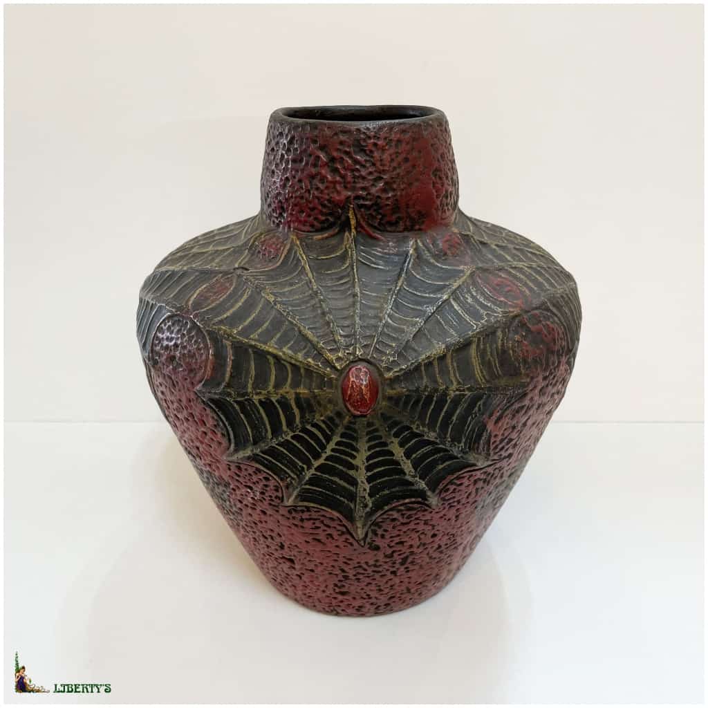 Art Nouveau sandstone vase decorated with cobwebs signed Josef Strnact, high. 23 cm, (Deb. 3th) XNUMX
