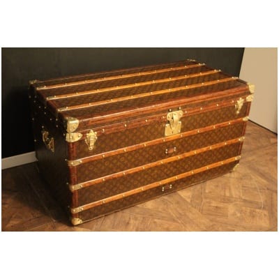 Malle Louis Vuitton courrier 110 cm des années 1920